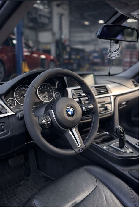 Volan M BMW F30 / F10 / F25 / F15 / F16 cu montaj inclus