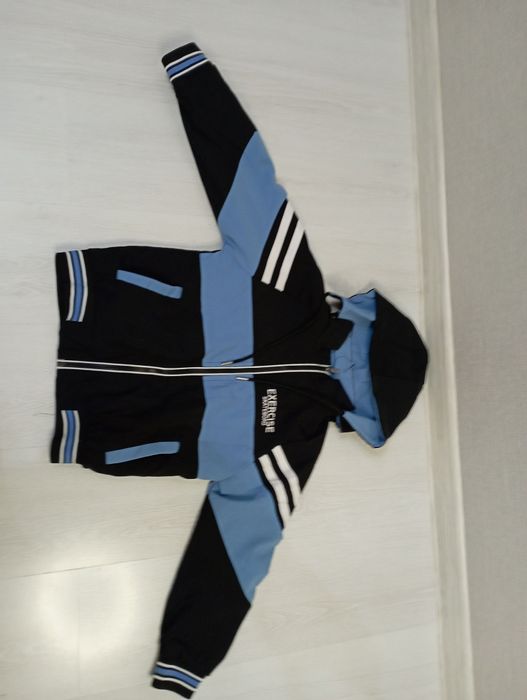 Продам Куртку на мальчика