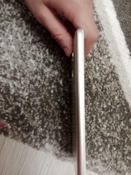 Продаётся телефон на запчасти