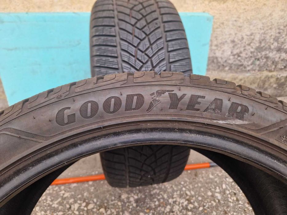 2 Goodyear R21 265/40 Зимни гуми  DOT2623