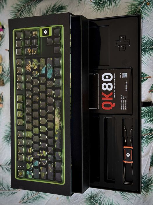 Tastatura Qwertykey Leaf cu cutie si toate accesorrile (garantie)