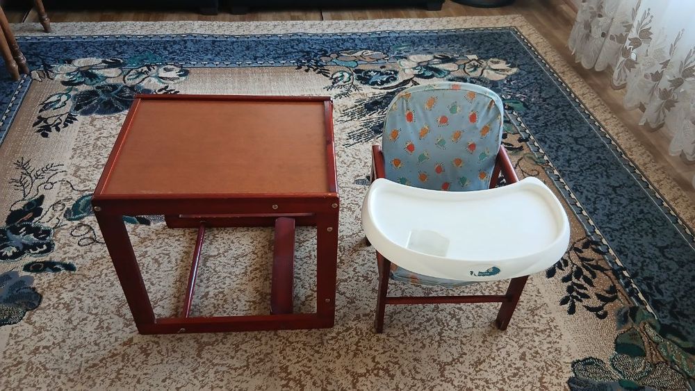 Bolalar uchun ovqatlanish stol-stuli. Детский стульчик для кормления.