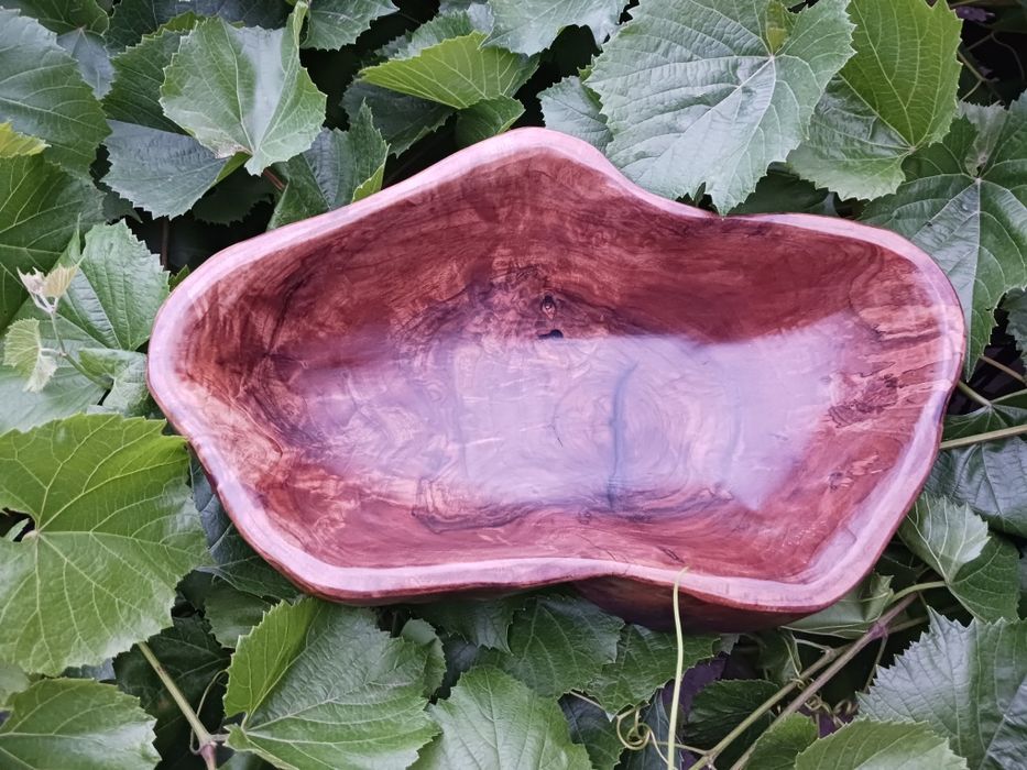 Купа от орех естествена форма.