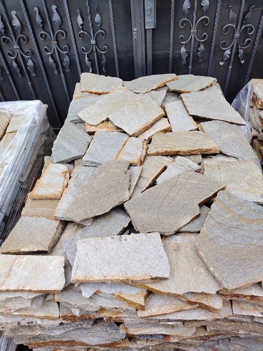 Vând piatră și montez