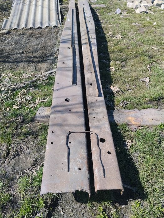 Продам гаражные ворота и швеллер