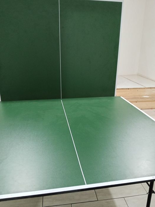 Теннисный стол,в подарок сетка