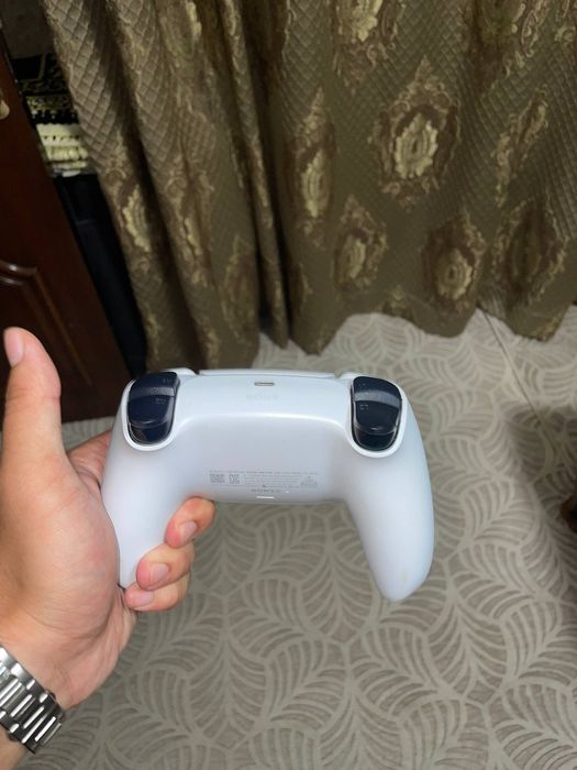 Playstation 5. DualSense joystik