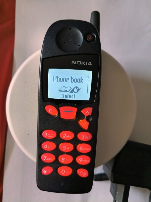 Nokia 5110 + charger original Nokia ( decodat, leduri schimbate)
