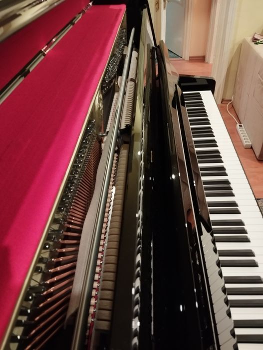 Pianina acustica Kawai K15 E ca nouă