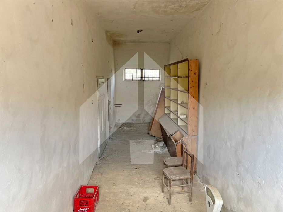 Продава търговски (промишлен) обект - магазин в с. Сечище (обл. Шумен)