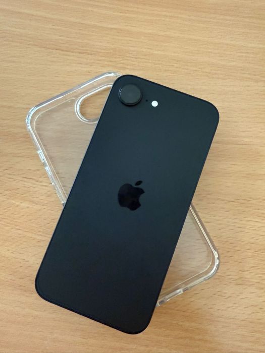 Vand iphone 16 E 128 gb 100% baterie