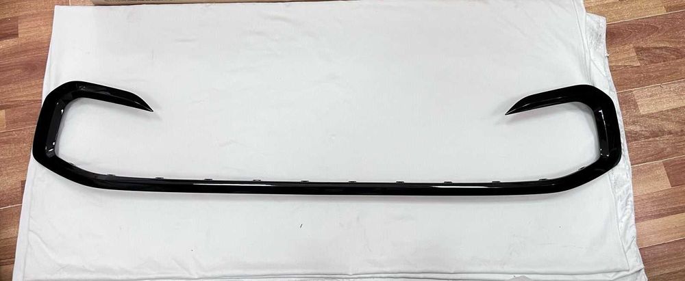 Молдинг заднего бампера Kia Sportage 5 (21-24г) 86697P1100;86699P1100