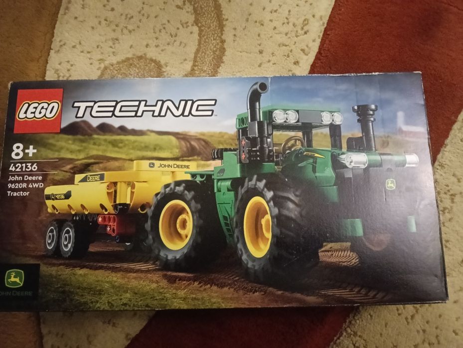 Lego tehnik John Deere 42136