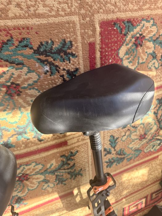 Vand scaune trotinete electrice