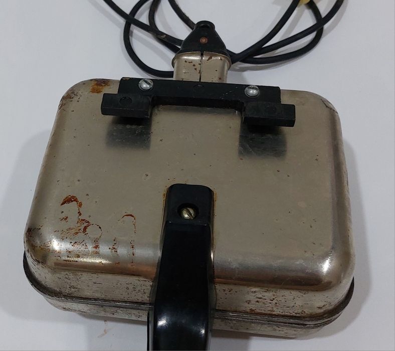 Вафельница СССР работает