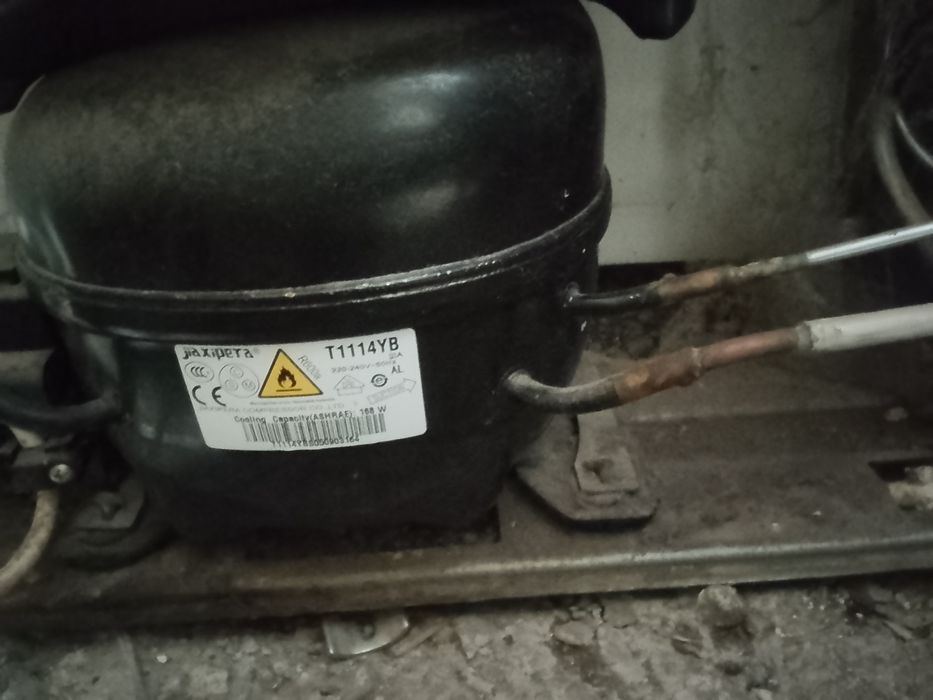 Холодилник Indezit