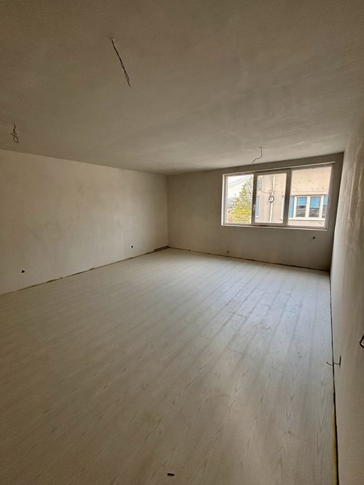 Inchiriere apartamente noi cu 3 camere decomenadate