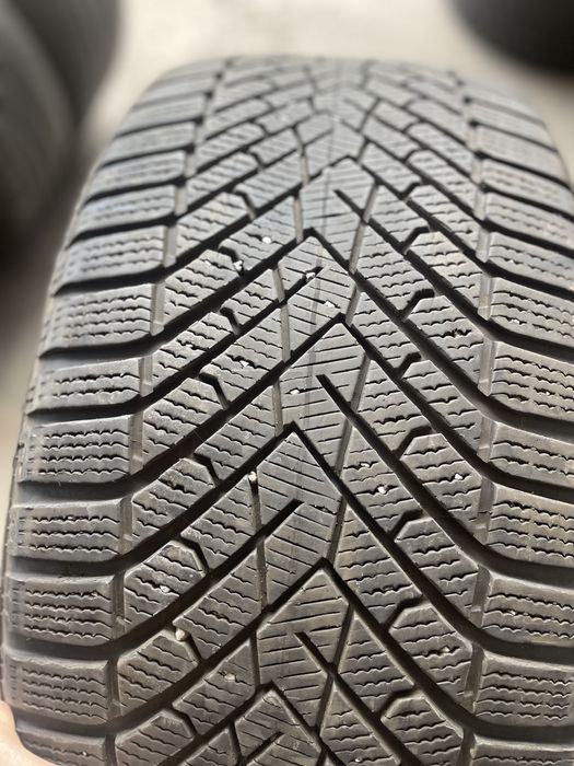 Set Anvelope BMW 275 35 22 315 30 22 Pirelli Winter 2