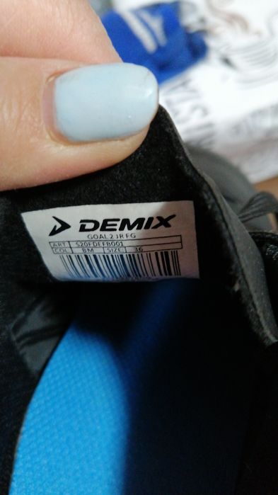 Продам бутцы 36 размер  Демекс