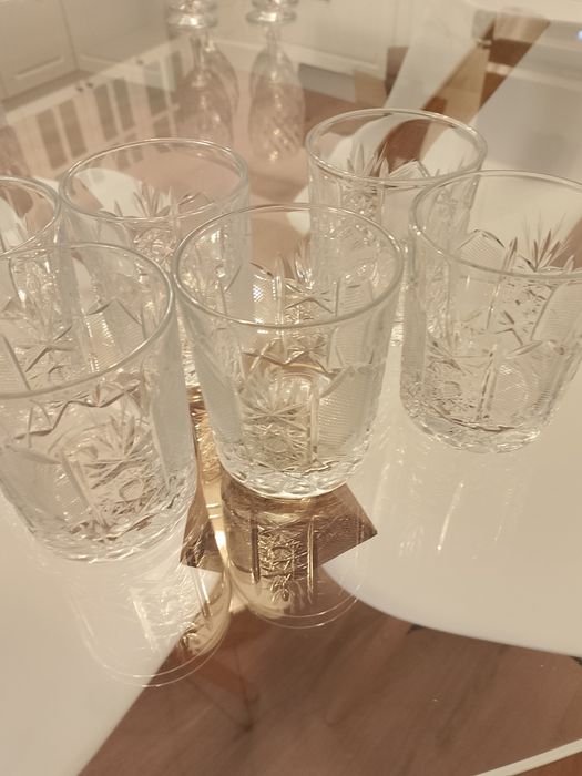 Продавам кристални чаши 6 бр.