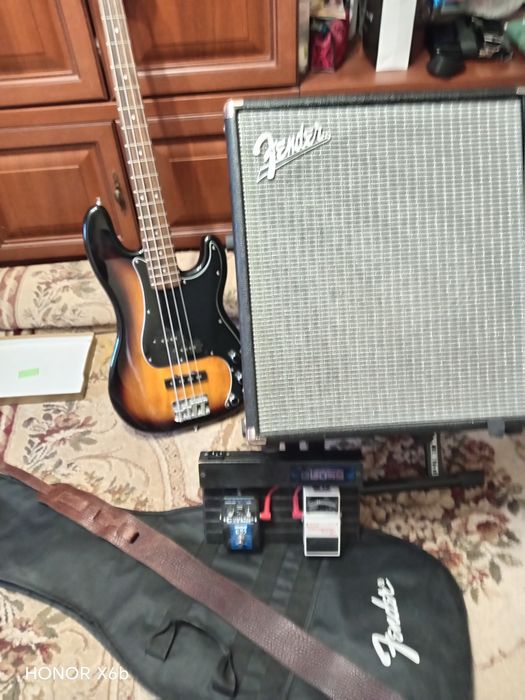 Продам бас гитару