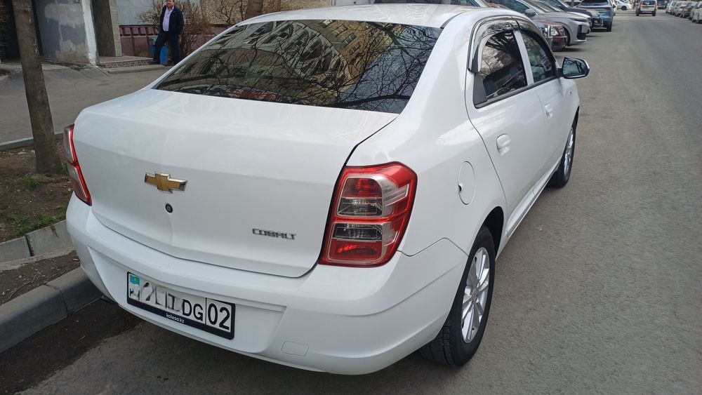 Шевроле кобальт 2021