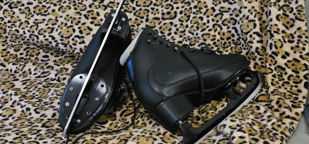 3 чифта професионални кънки за пързаляне