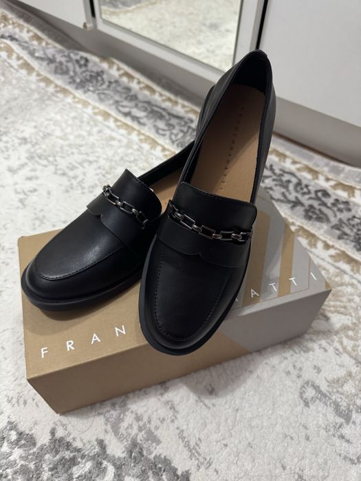 Продается туфли 38рр не ношено