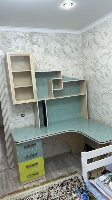 Стол для школьника срочно