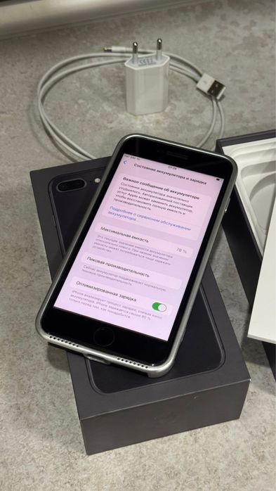 iPhone 8 Plus в идеальном состоянии
