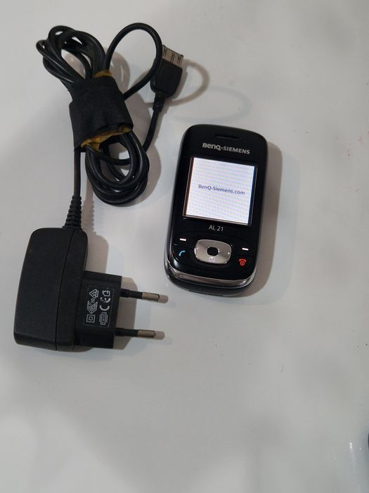 Cel mai mic telefon Slide