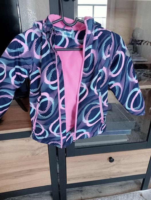 Продаю курточку на девочку, 3000 тг.