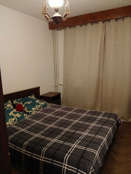 Inchiriez Apartament 2 camere semidecomandat  confort 1– Ploiești Vest 230 Euro