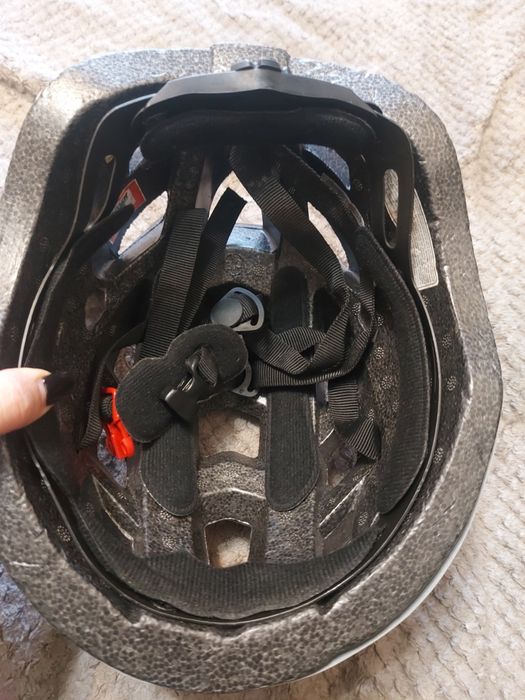 Продам протектор для головы.