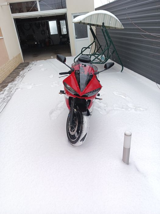 Vând Yamaha R6 din 2004