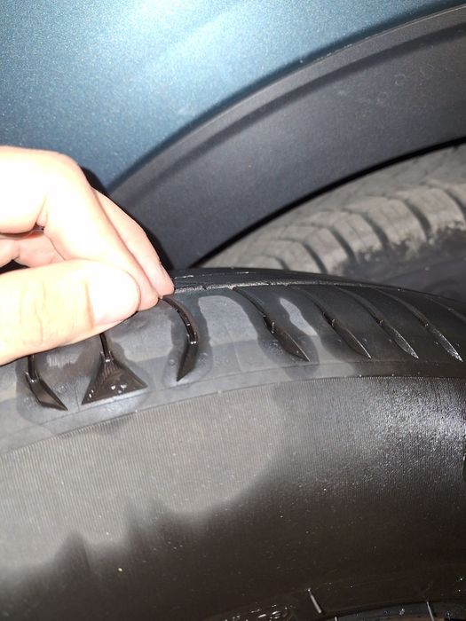 Гуми 215/65 R17; Michelin 19000 km.