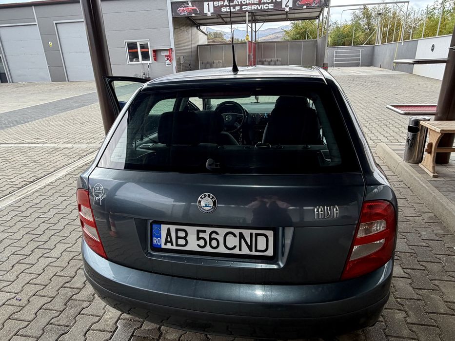 SKODA Fabia 2004 — imagine 2
