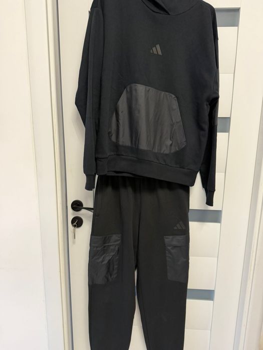 Trening adidas marimea m