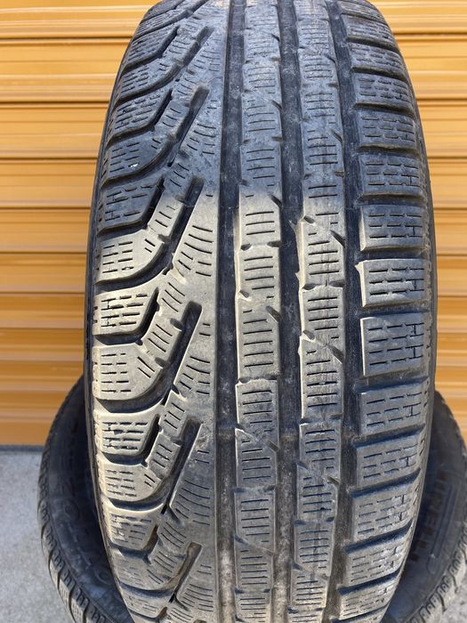 Гуми зимни 215/60/17 пирели