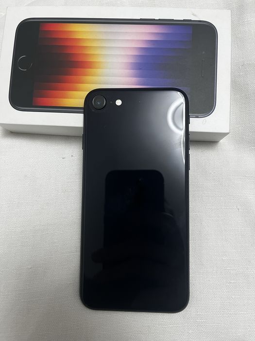 Продам IPhone SE