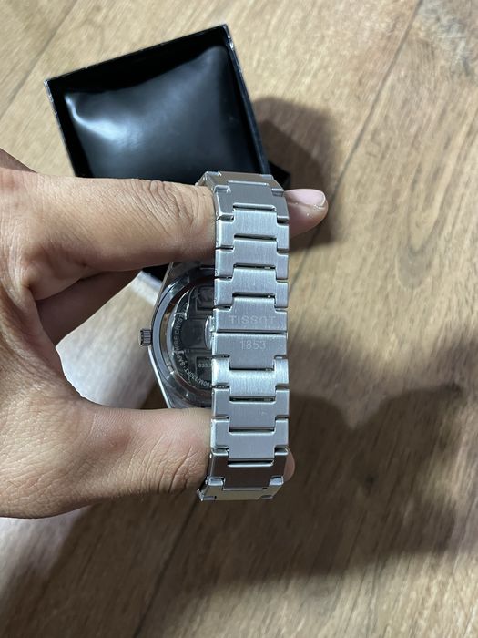 Продам часы tissot prx