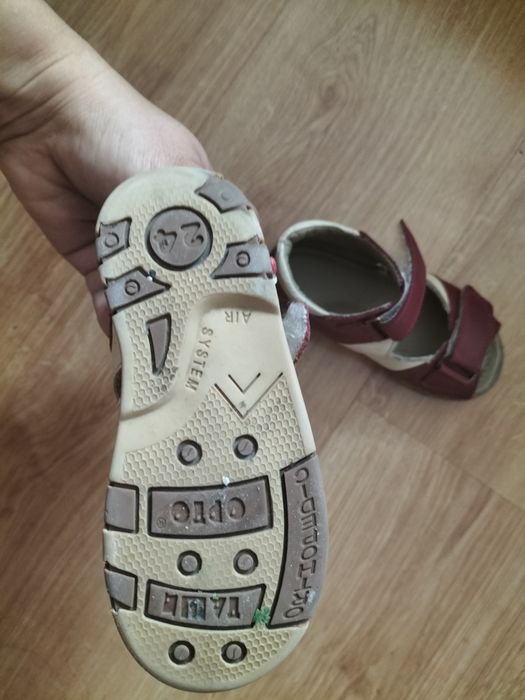 Продам сандалии детские ортопед