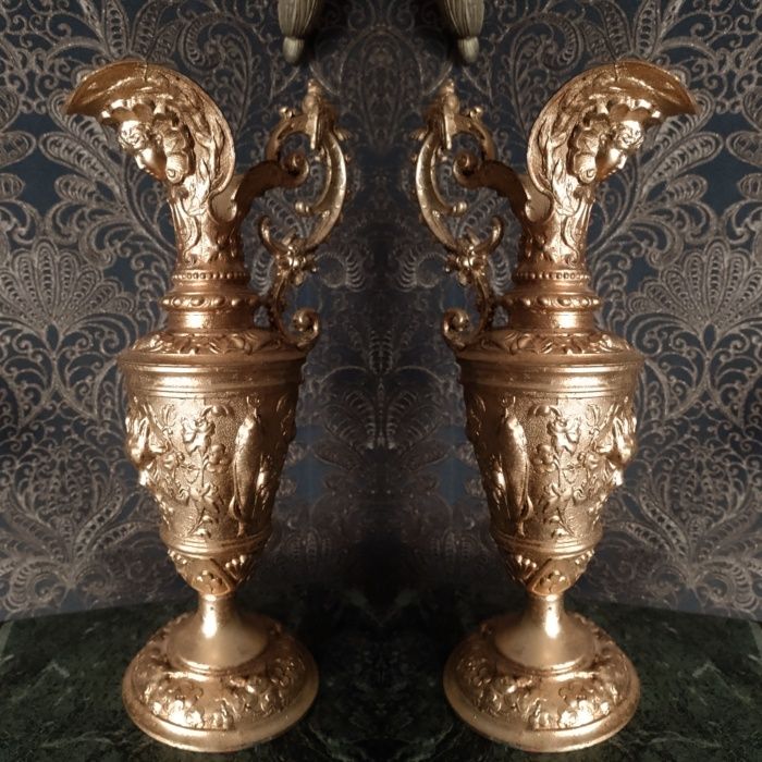 Set carafe Baroc foarte vechi din metal aurit ,piese cu o lucrătură de