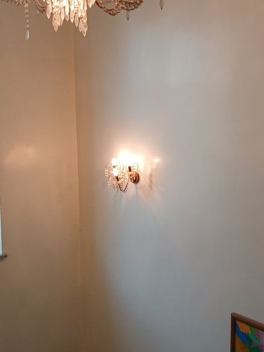 Продам люстру и 2 бра.