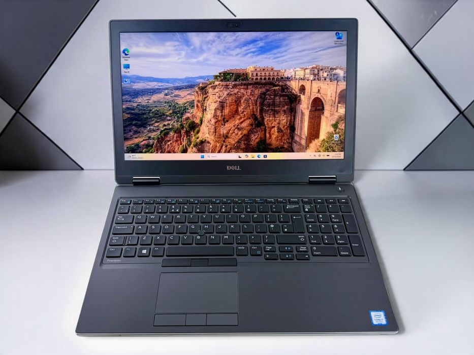 Лаптоп Dell Precision 7540 FHD Intel i7 - 9850H 32GB RAM 512GB SSD NVIDIA Quadro T1000 Перфектен! Гаранция!