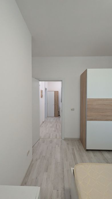 Închiriez apartament cu doua camere!