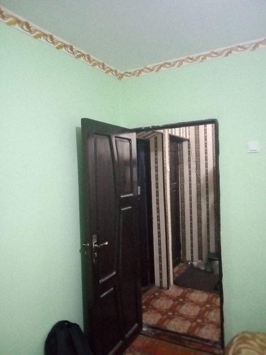 Срочно!!Тўрт хонали квартира сотилади.