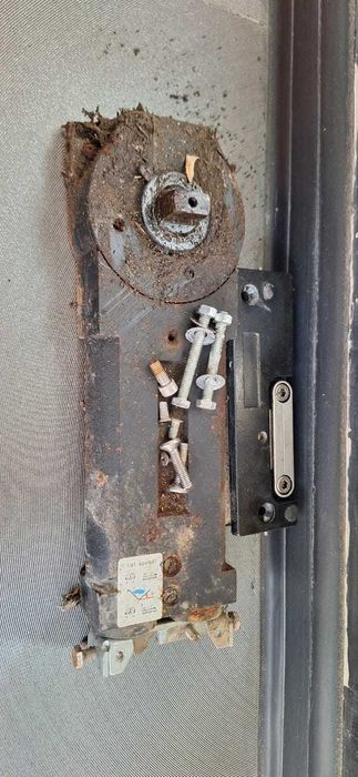 Дверь стеклянная