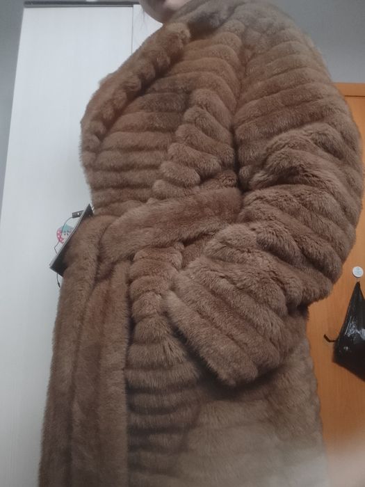 Продам шубу новая с итекеткой