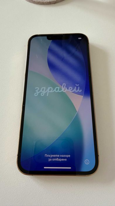 iPhone 13 Pro Gold, използван, но запазен. Върви с кабел за зареждане.